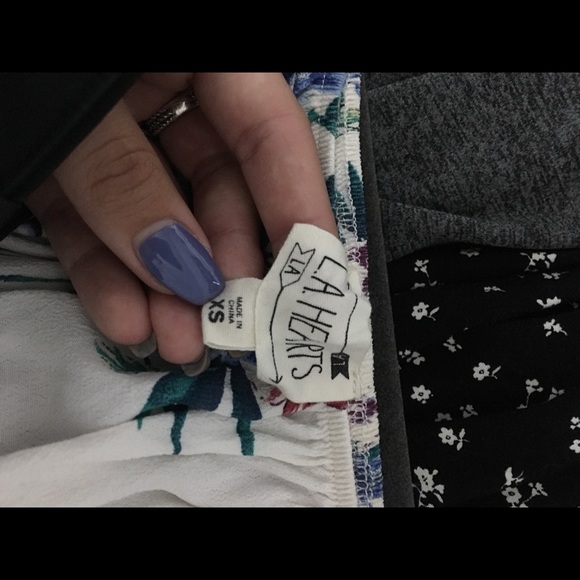 LA Hearts Floral Off Shoulder Dress - Picture 4 of 5